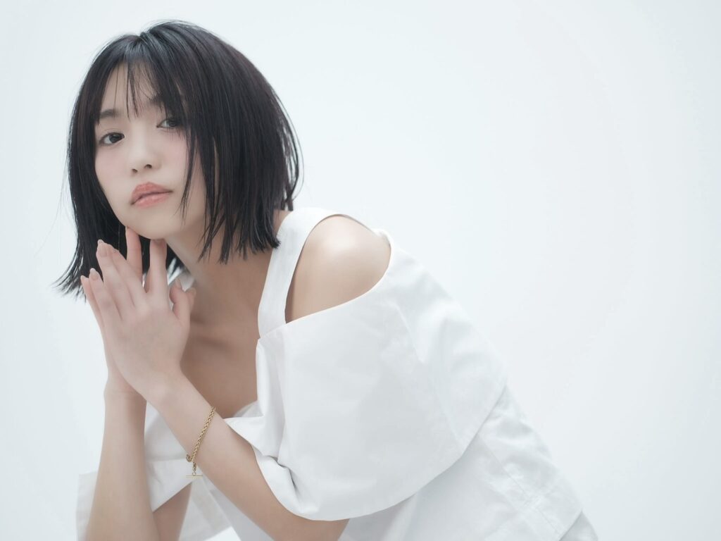 225861_S__15581190_0-1024x768 大原優乃、20cm以上カットでシャープなボブに大胆イメチェン!