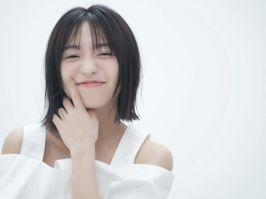 225861_S__15581192_0-1024x768 大原優乃、20cm以上カットでシャープなボブに大胆イメチェン!