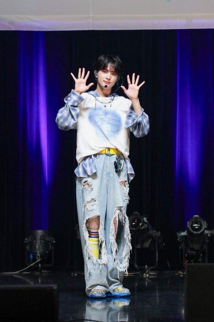 01-YUJU-683x1024 【オフィシャルレポート】 aoen(アオエン)Debut Single SHOWCASE「青い太陽 (The Blue Sun)」開催 〜冠番組「今日もaoen頑張ります!」が日本テレビ系にて放送開始決定!