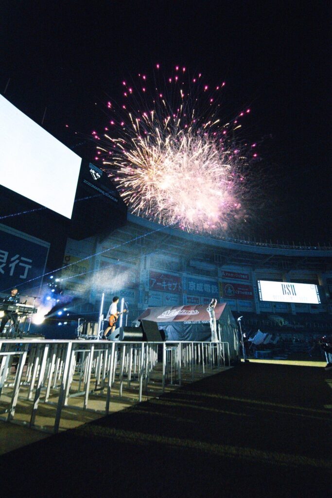 230791_0721-大塚-愛-BSW『AFTER-GAME-PARTY』④-683x1024 大塚 愛、真夏のZOZOマリンで約1万人を魅了した一夜限りのスペシャルライブ! 幻想的な花火も咲いた!「BSW AFTER GAME PARTY」