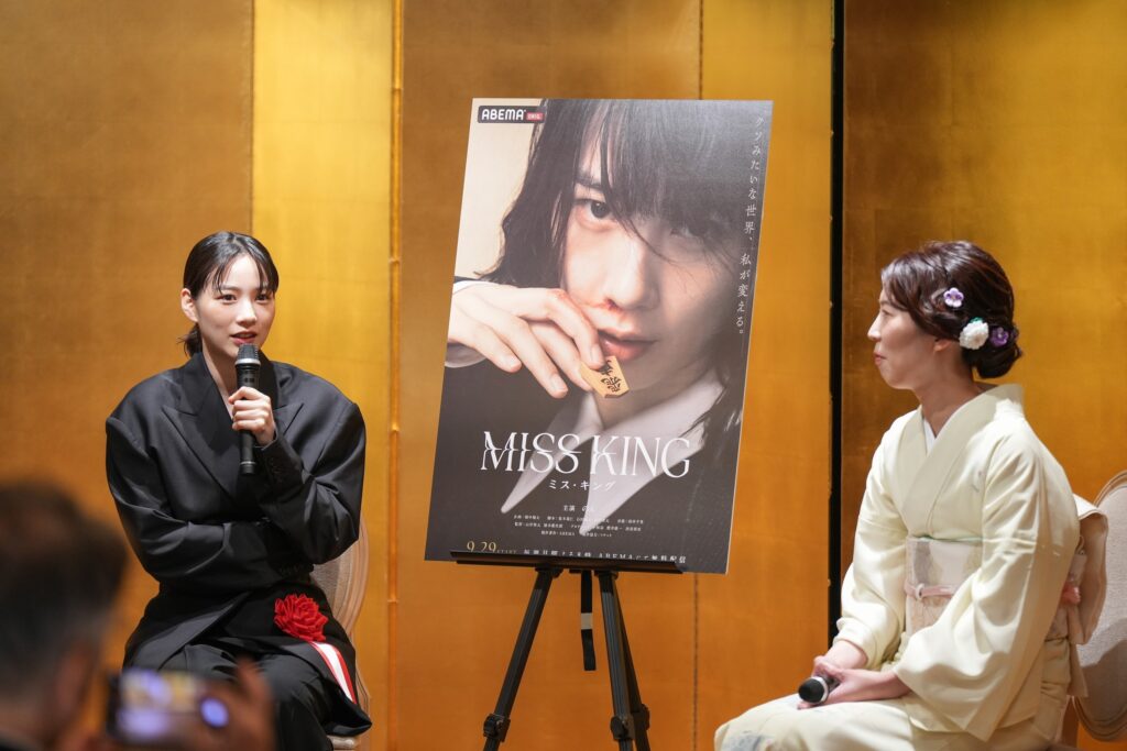 6-1024x683 ABEMAオリジナルドラマ『MISS KING / ミス・キング』主演・のんが第18期マイナビ女子オープン福間香奈女王就位式」にサプライズ登壇！