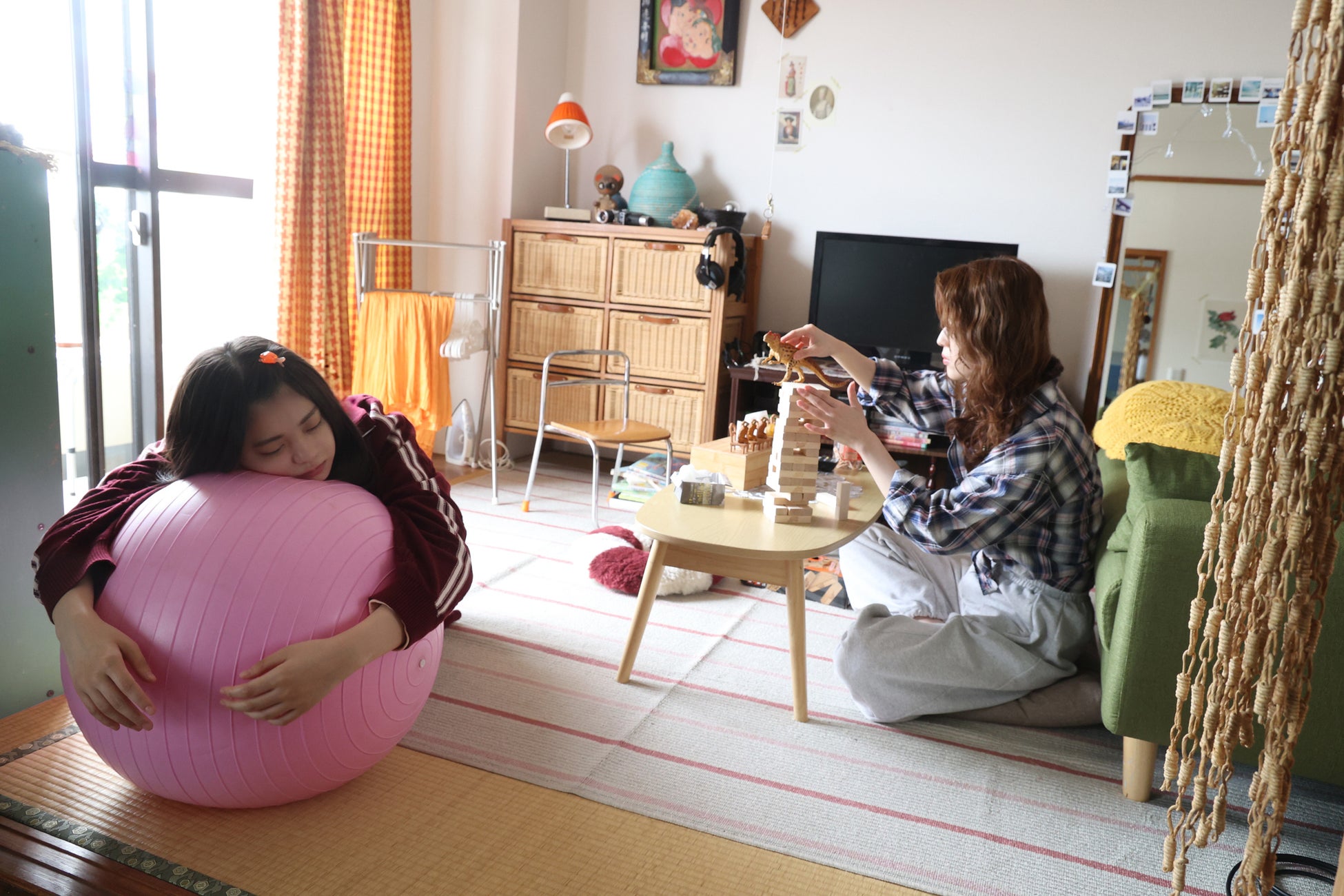 20945-2346-f2429c38ea951ec303293c8842338858-2400x1600-1 乃木坂46・岩本蓮加×冨里奈央ダブル主演ドラマ「ふたりエスケープ」記者会見レポート
