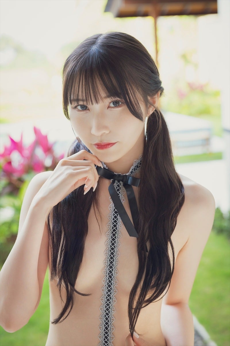 7006-17817-0f5517ff5241268f010aa76cb79f982b-800x1200-1 伊織芽衣が1st写真集『芽色－めいろ－』を2025年11月27日（木）に発売！